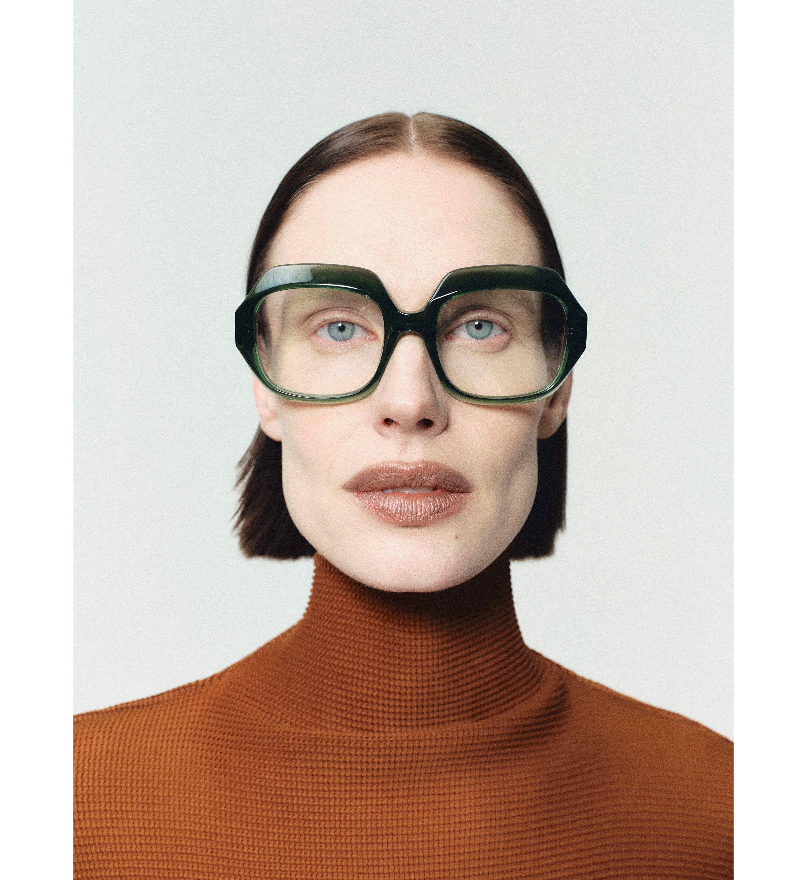 SORELL eyewear R_14GT leesbril groen tortoise sculpturaal acetaat — vooraanzicht portret