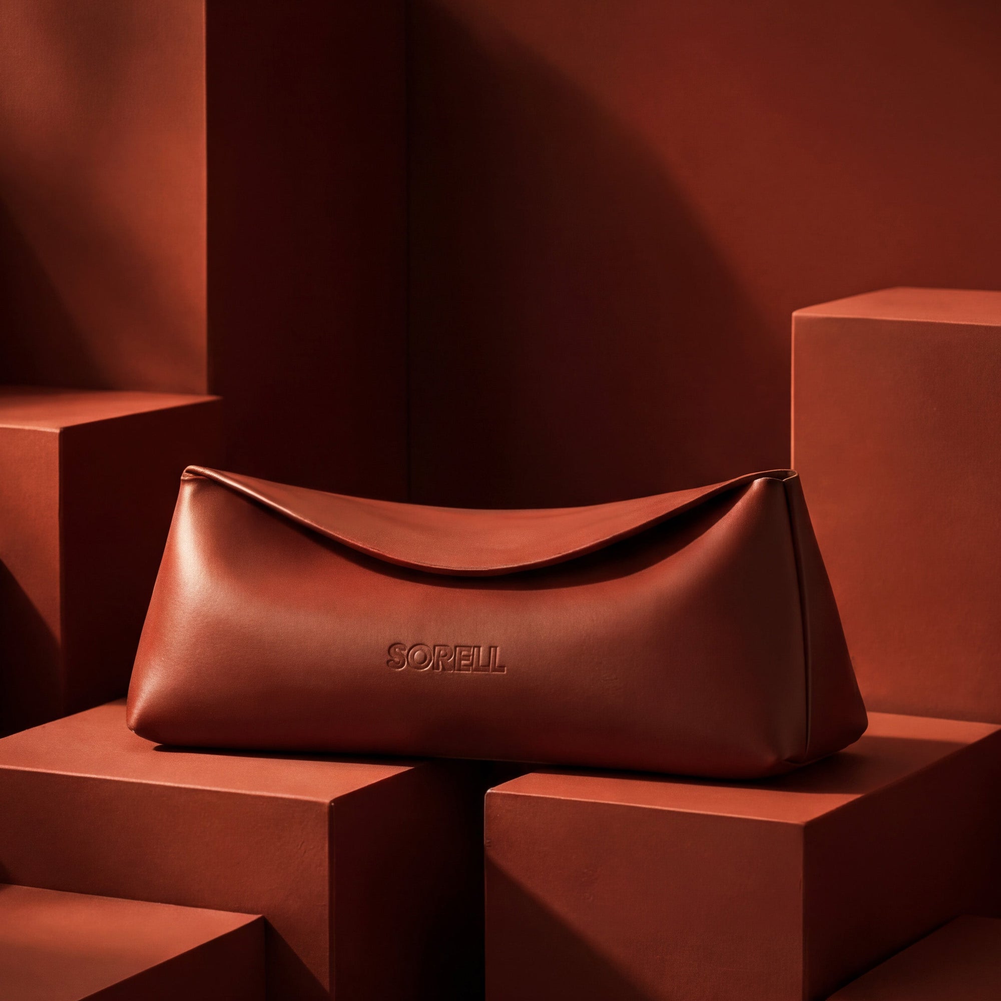 + SIGNATURE POUCH, SOFT POUCH & LENS CLOTH.